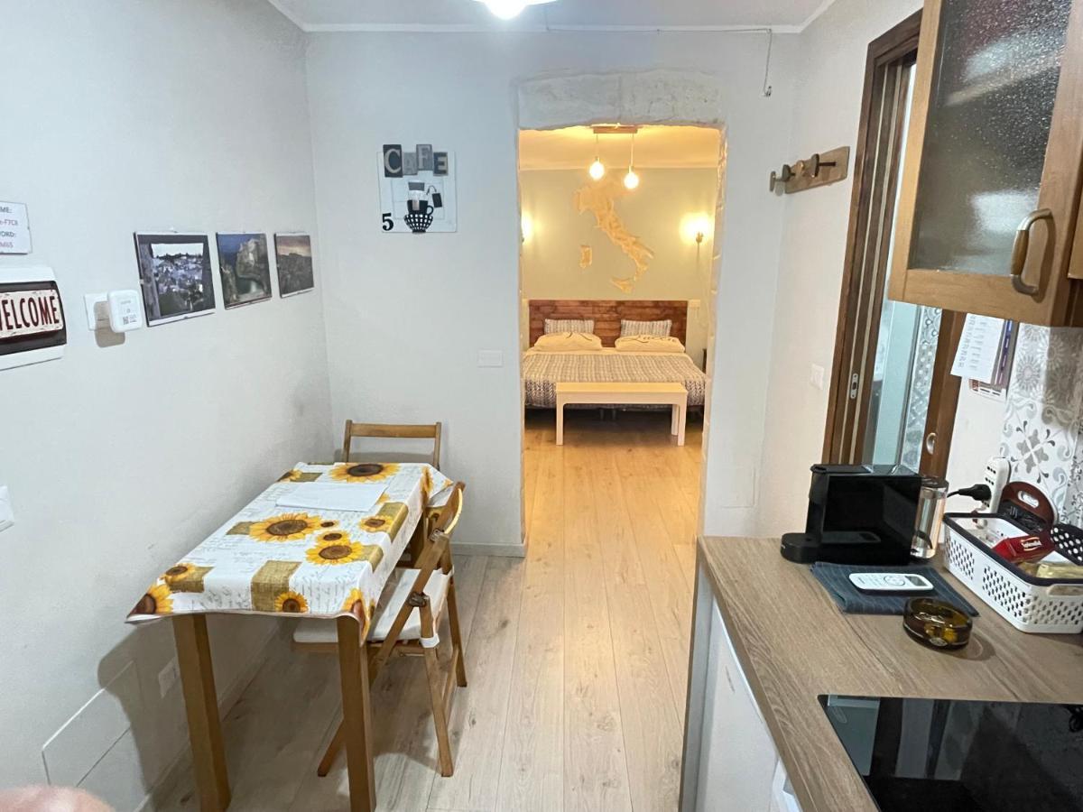 Trevisani Central Station Apartment Bari Exterior photo